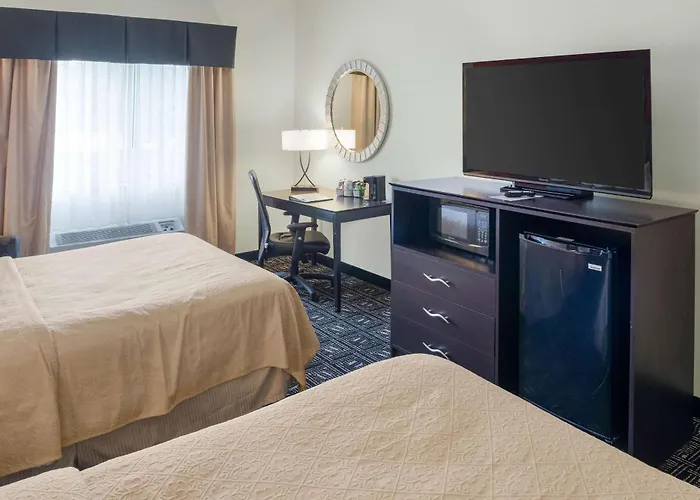 Quality Inn & Suites Mankato East