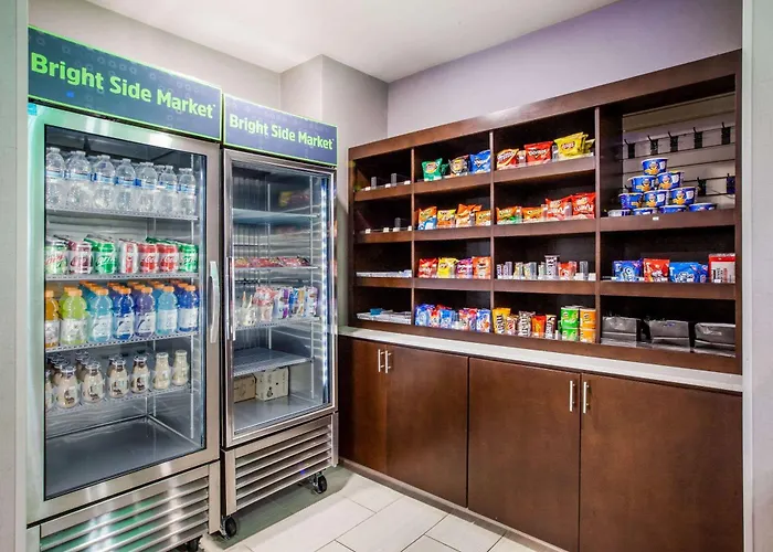 La Quinta Inn And Suites By Wyndham Elkhart