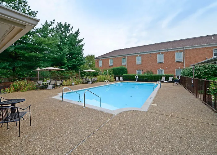 Best Western Spring Hill Inn & Suites