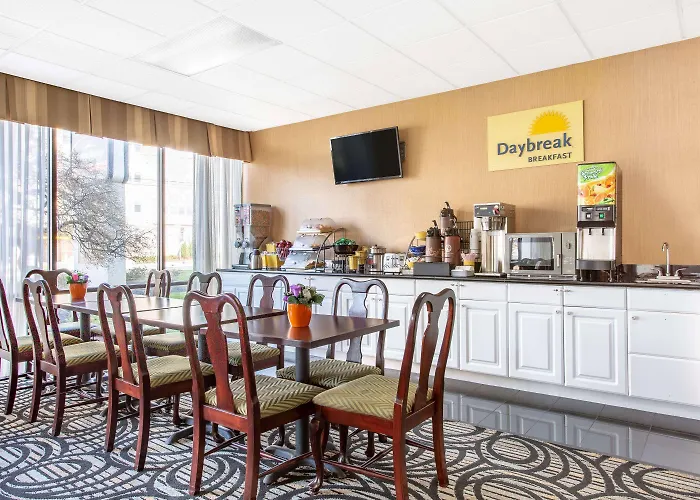 Days Inn By Wyndham College Park