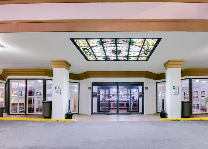 Clarion Hotel & Suites New Orleans Airport