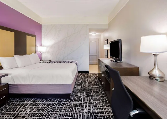 La Quinta By Wyndham Mission At West Mcallen