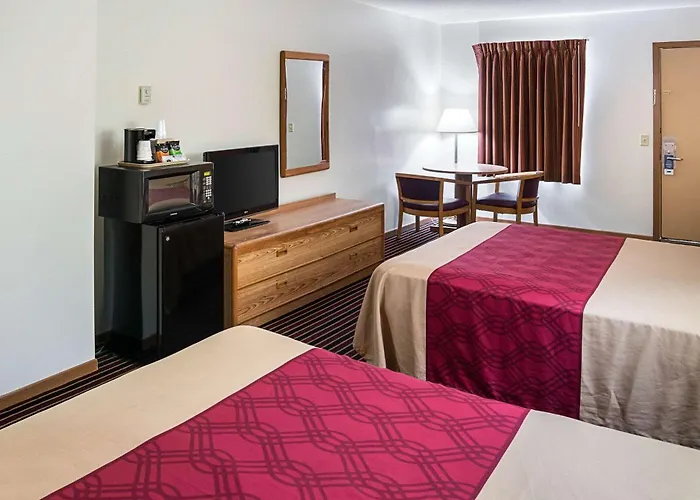 Rodeway Inn & Suites Austin I-90