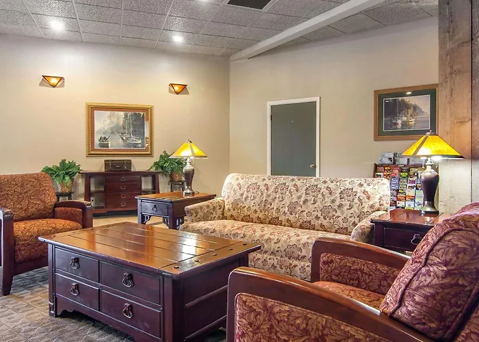 Quality Inn & Suites At Coos Bay