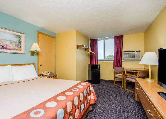 Super 8 By Wyndham Fergus Falls