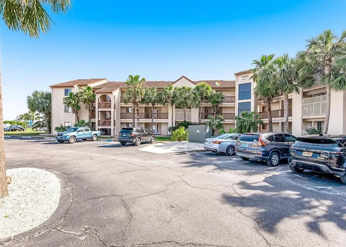 Sunset Harbor Palms 2-108