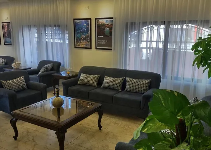Black Iris Hotel