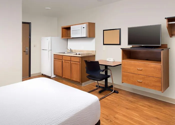 Extended Stay America Select Suites - Kansas City - Stadium