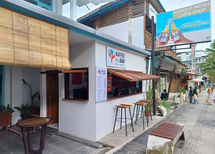 Komodo Indah Hotel And Hostel