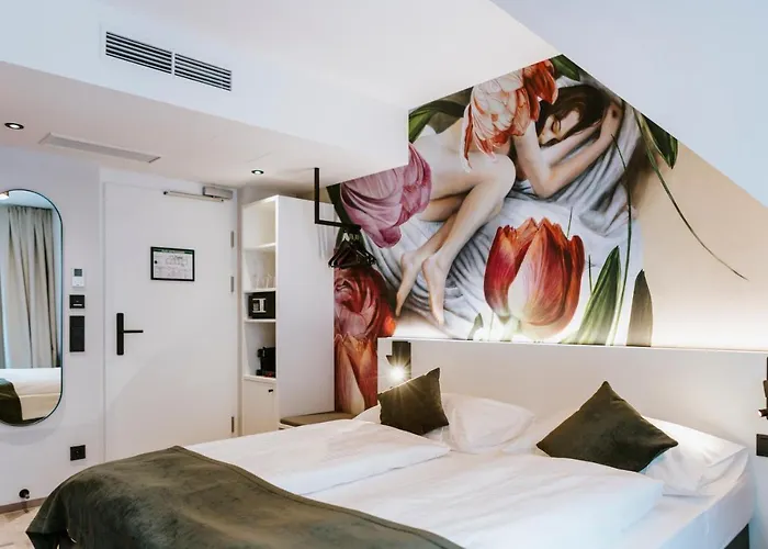 Art-Inn Design Self-Check-In-Hotel