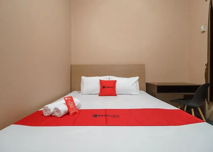 Reddoorz Syariah Near Siloam Hospitals Bulak Kapal