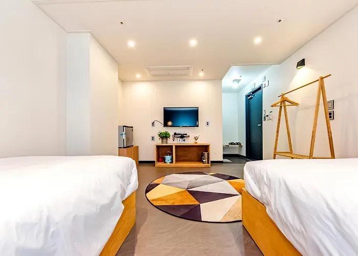 The Jade Hotel