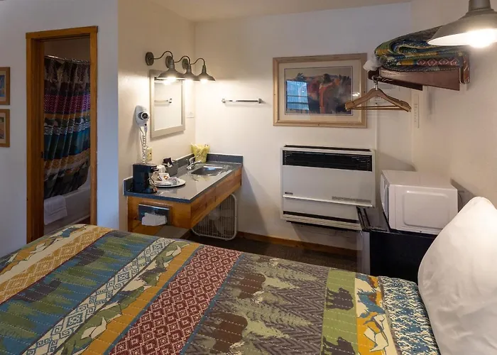 Cooke City Cheap Hotels