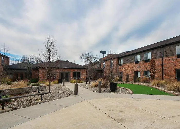 Bliss Point Inn & Suites