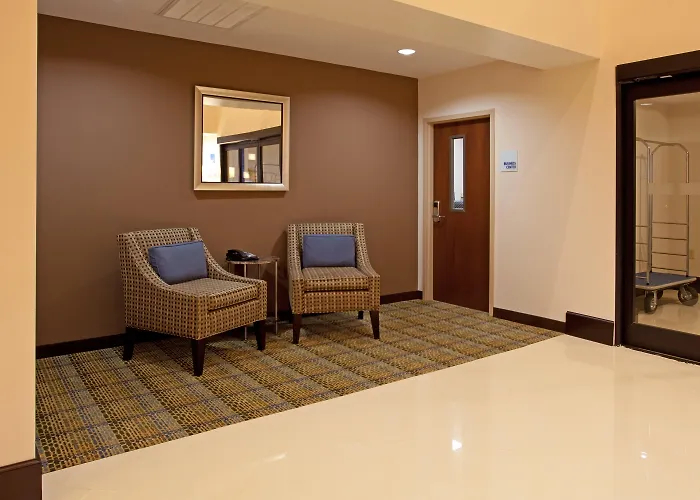 Holiday Inn Express & Suites Hope Mills-Fayetteville Airport By Ihg