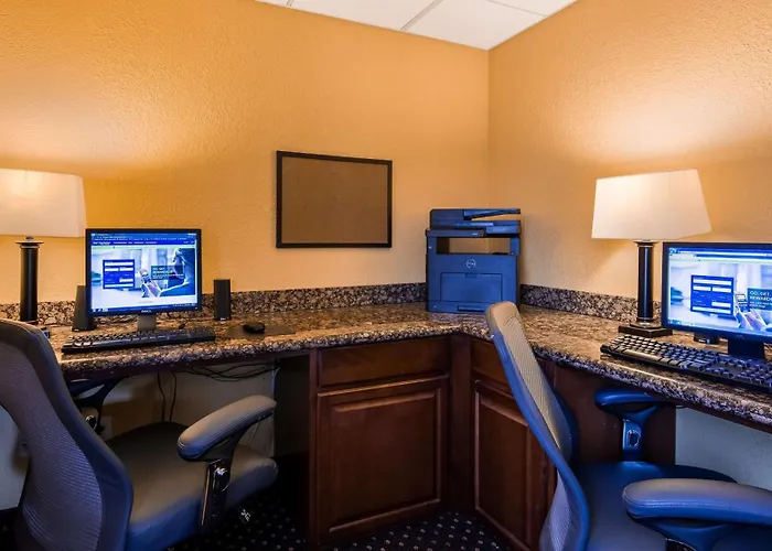 Best Western Plus Parkway Hotel