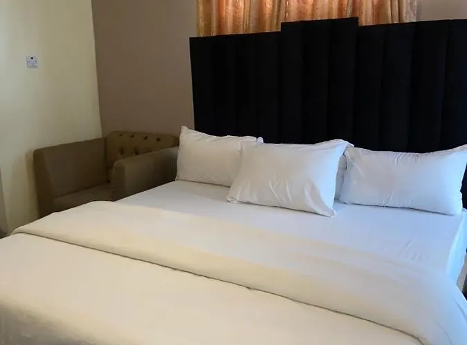 Bamod Hotel And Suites
