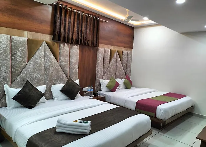 Hotel Divya Palace
