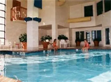 Lees Inn & Suites Muncie