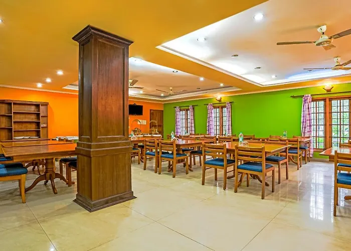 Itsy Hotels Classiyo Munnar Crown Resorts With Balcony