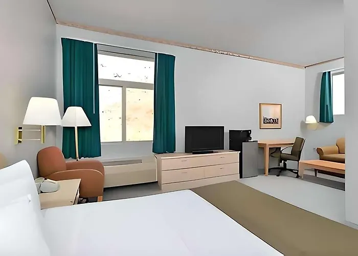 Econo Lodge Inn & Suites Jackpot Near Casino