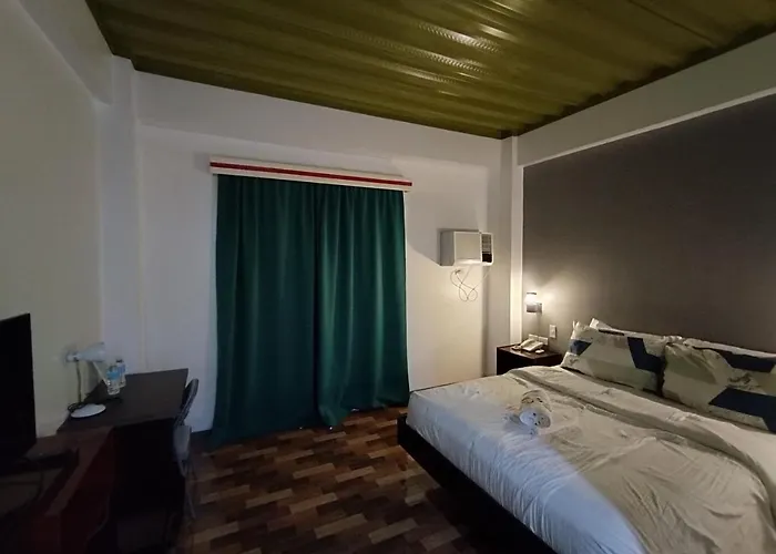Reddoorz @ Lqj Hotel Old Buswang Kalibo