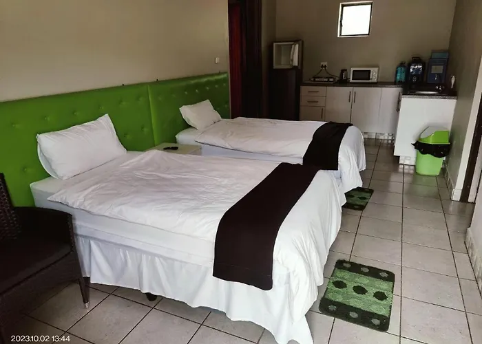 Snoring Inn Green Tree
