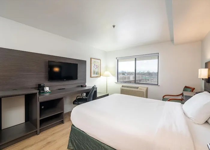 Baymont Inn & Suites By Wyndham