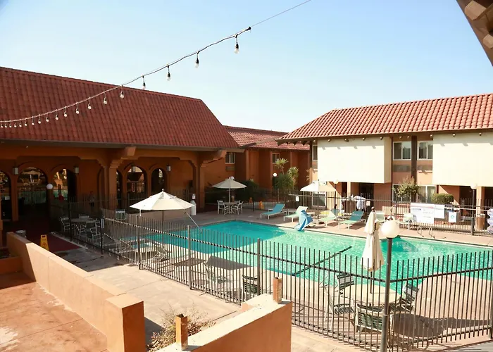 Ramada By Wyndham Fresno North