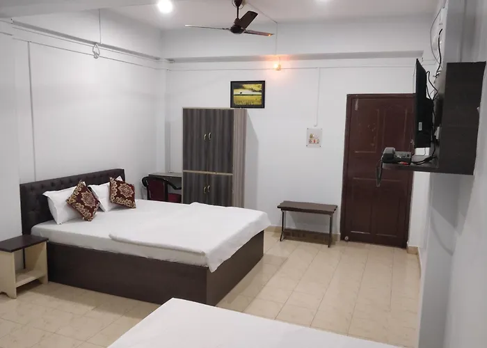 Adarsh Hotel
