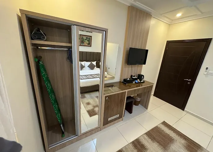 Primotel Suites As Salamah