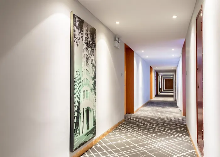 Xana Lite Hotel - Guangzhou Fangcun Huadiwan Metro Station