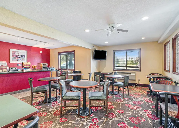 Super 8 By Wyndham Mt. Pleasant