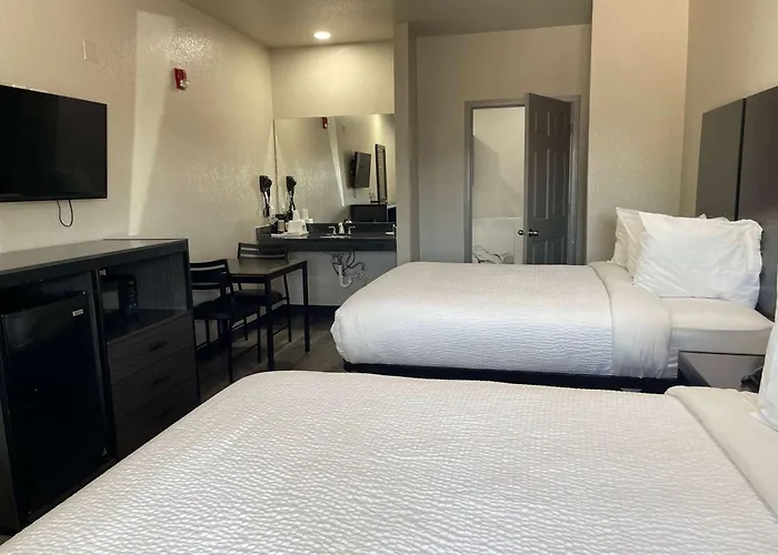 Days Inn By Wyndham Dickinson Tx