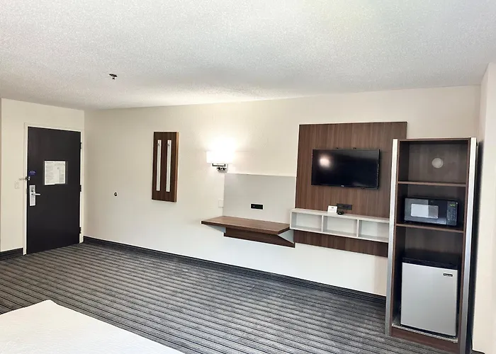 Ramada By Wyndham Lithia Springs Atlanta