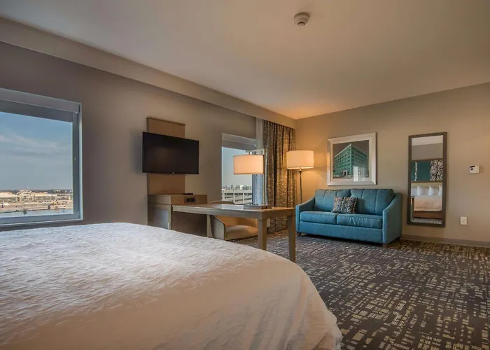 Hampton Inn & Suites Dallas-The Colony