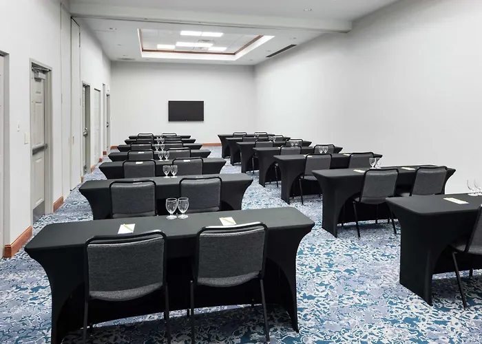 Hilton Garden Inn Lake Forest Mettawa