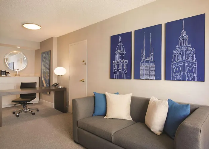 Hilton Chicago Magnificent Mile Suites