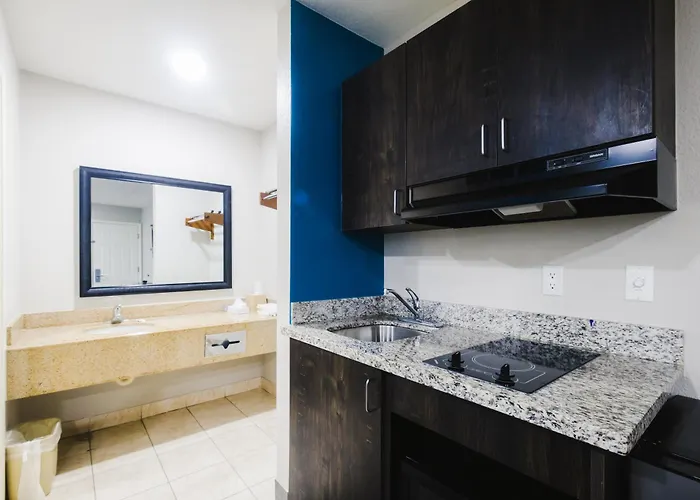 Scottish Inn & Suites