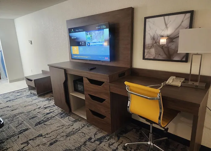 La Quinta By Wyndham Milwaukee Sw New Berlin