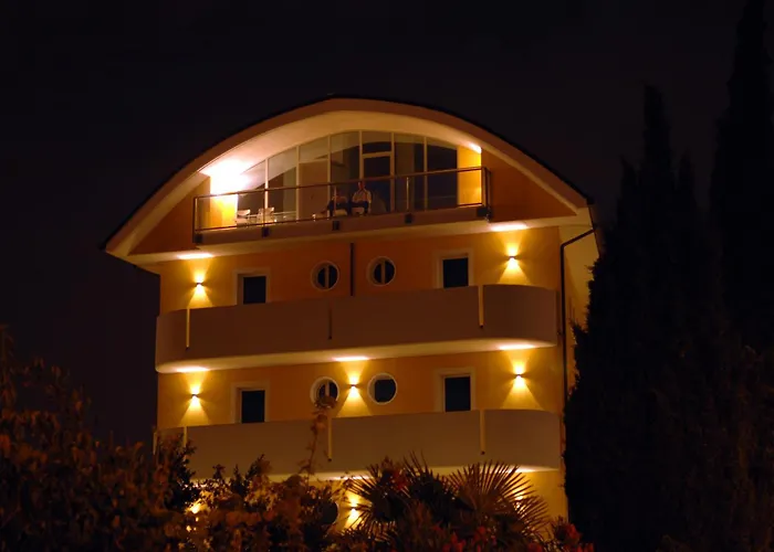 Hotel Alveri