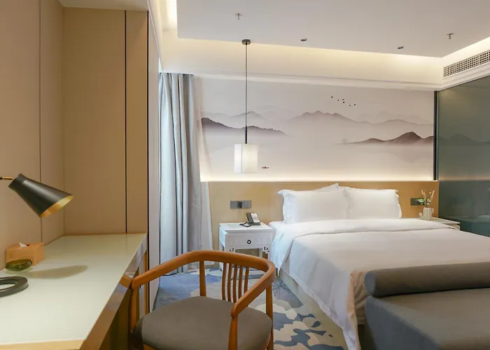 Paco Hotel Shenzhen Luohu Port