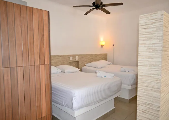 Pelicano Inn Playa Del Carmen - Beachfront Hotel