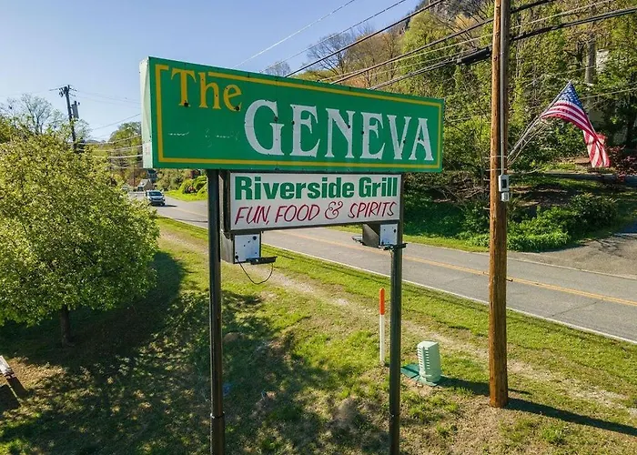 Geneva Hotel & Tiki Bar