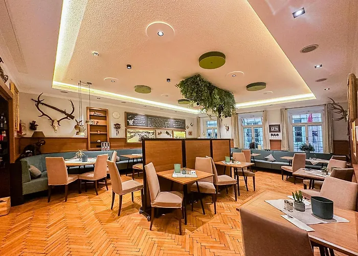 Hotel Elefant Family Business