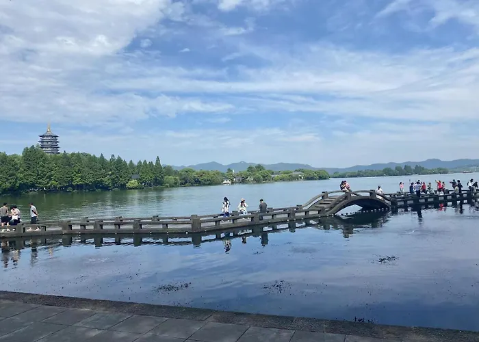 Hangzhou Memory Travel International Hotel-Edge Westlake