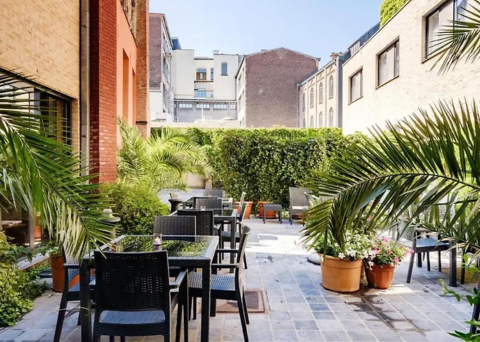 Budget Rooms By Ghent River