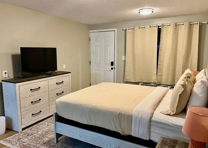 Wildflower Room At The Trailblazer Unit 13