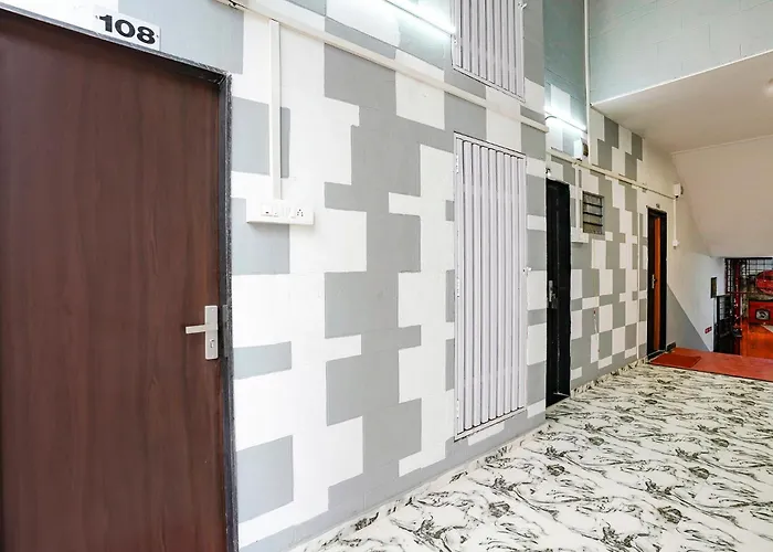 Fabhotel Saroj Inn - Mumbai Naka