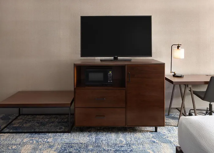 Four Points By Sheraton Edmonton South